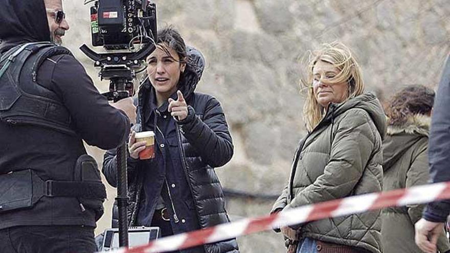 Megan Montaner y VictÃ²ria PagÃ¨s, ayer por la maÃ±ana, en Valldemossa.