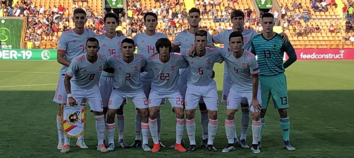 La selección española antes de enfrentarse a Armenia.