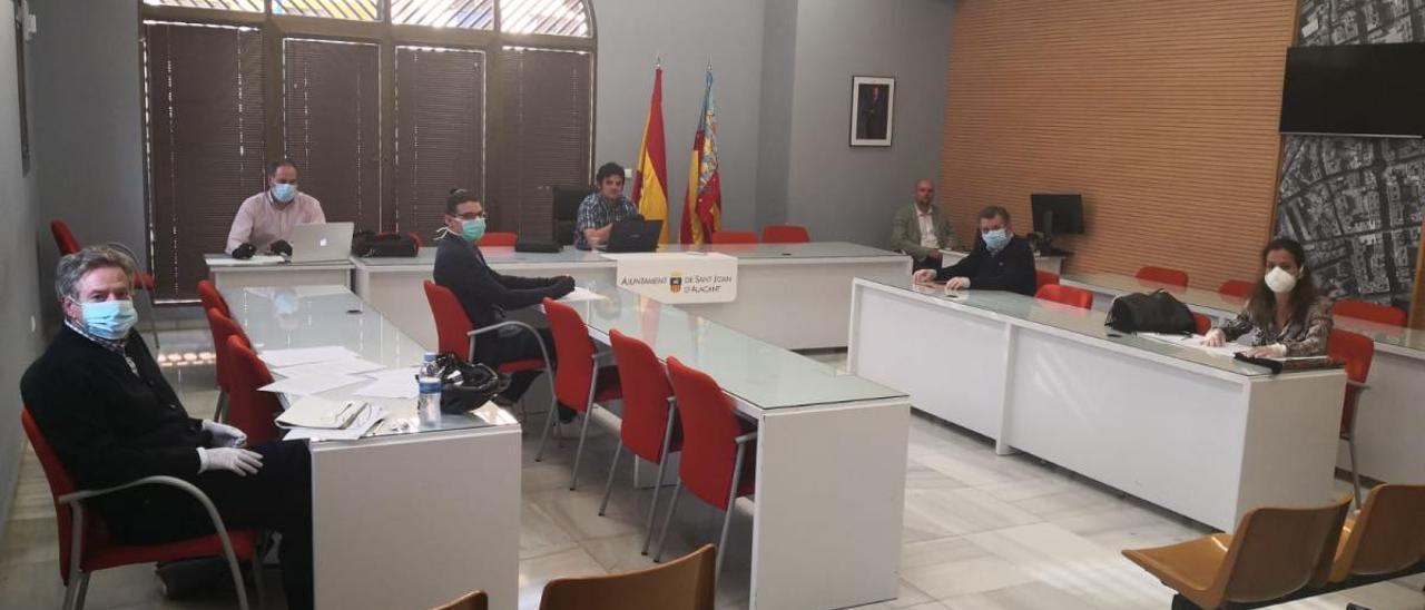 Reunión esta tarde en el Ayuntamiento de la junta de portavoces para abordar la agenda local de la recuperación económica y social.