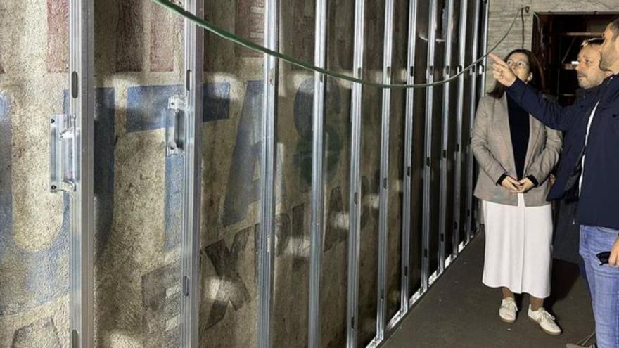 La alcaldesa acudió a las instalaciones para supervisar la obra.