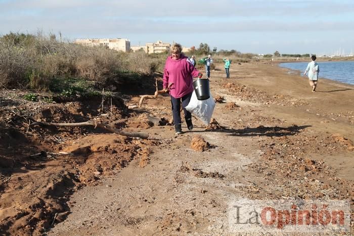 SOS Mar Menor retira dos toneladas de basura