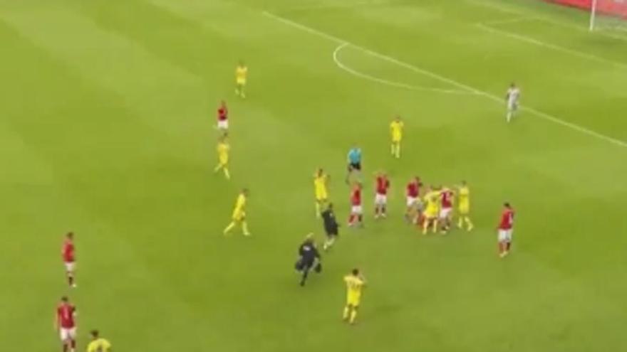 ¡Christian Eriksen vuelve a desplomarse en pleno partido con Dinamarca!