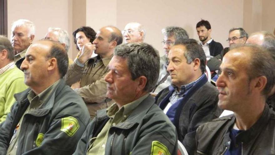 Asistentes a las ponencias organizadas en la jornada de la Escuela de Alcaldes celebrada ayer en Corrales.