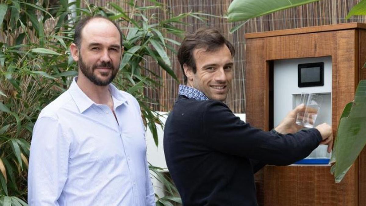 Airwater Ibiza, fundada por Damián y Bram, presenta máquinas de agua atmosférica para el consumo en Ibiza.