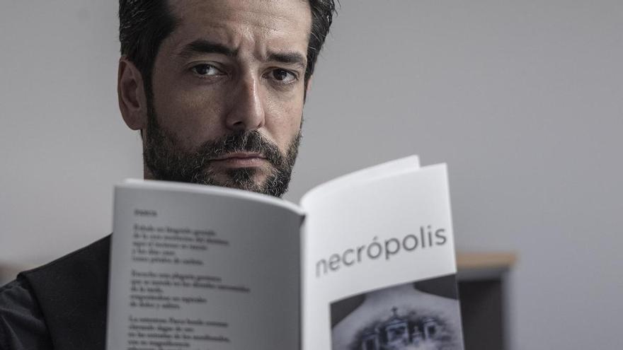 Regresa el poeta de Alicante que recita poemas a l
