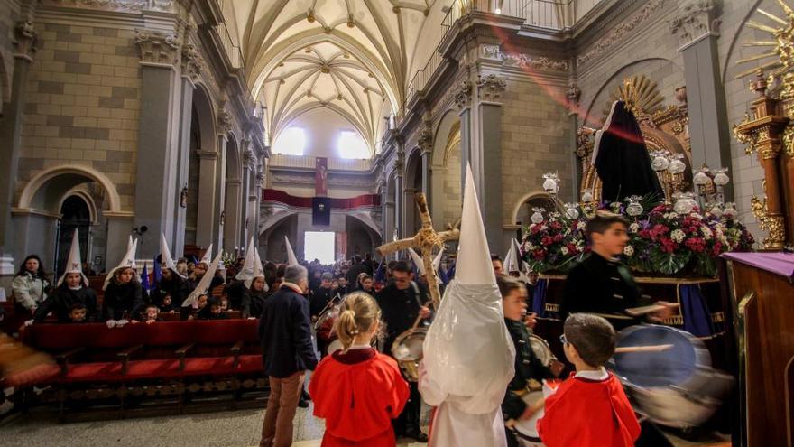 Via Crucis en versión infantil en Sax