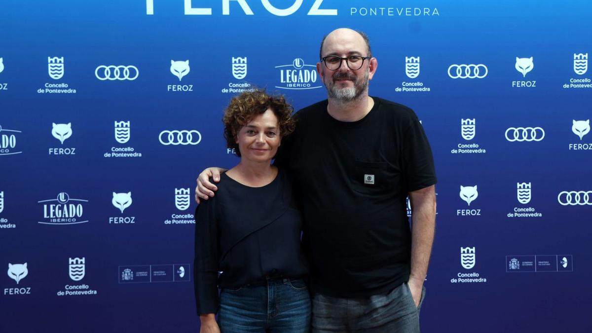 Anna R. Costa y Borja Cobeaga antes de comenzar su coloquio.