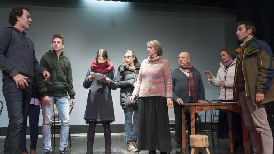 Assaig d&#039;una de les primeres escenes de l&#039;obra, a l&#039;escenari dels Carlins.