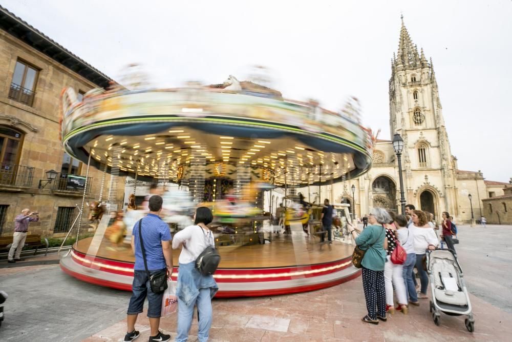 El tiovivo de la plaza de la Catedral