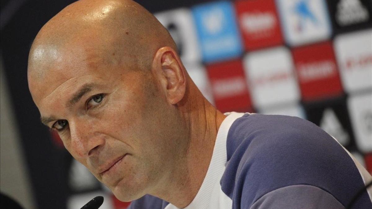 Zinedine Zidane, durante una rueda de prensa en Valdebebas