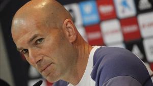 Zinedine Zidane, durante una rueda de prensa en Valdebebas.