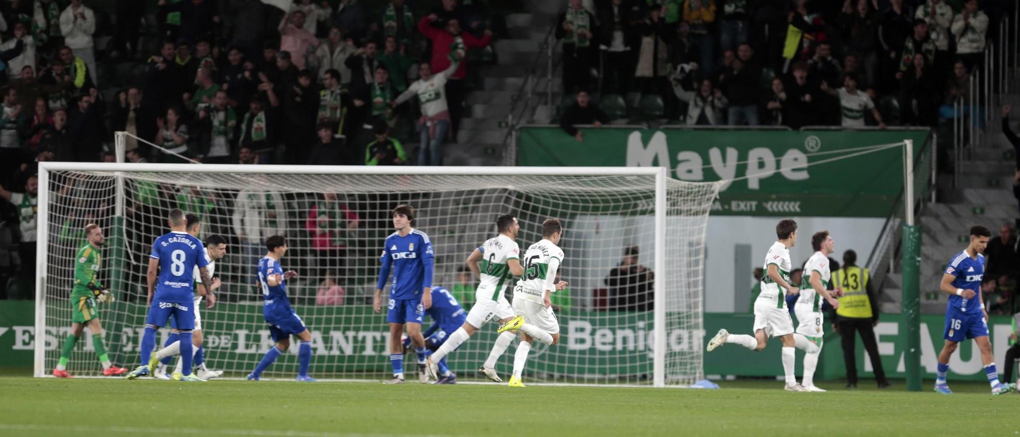 Las IMÁGENES del Elche-Real Oviedo disputado en el Martínez Valero