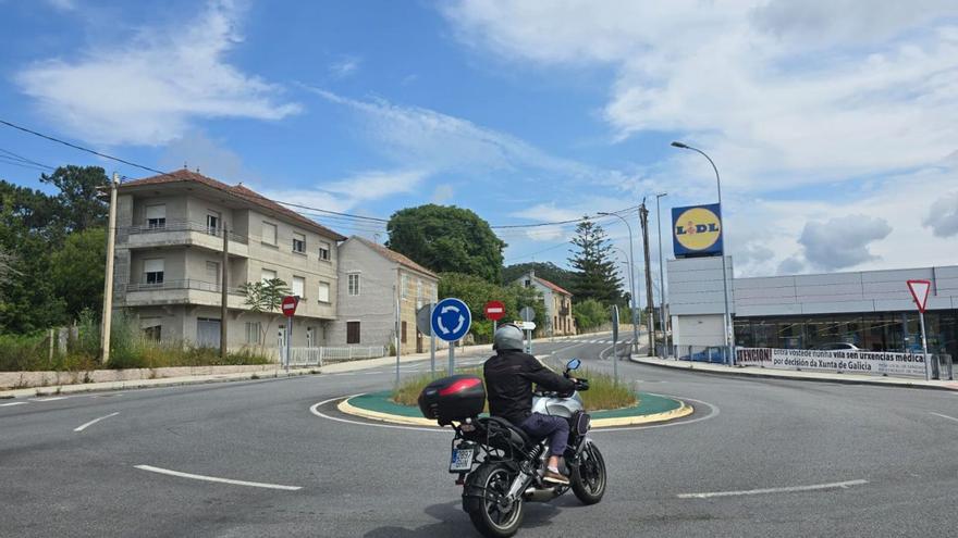 Zona de desarrollo del área comercial, a la izquierda de la PO-551 frente a Lidl. |