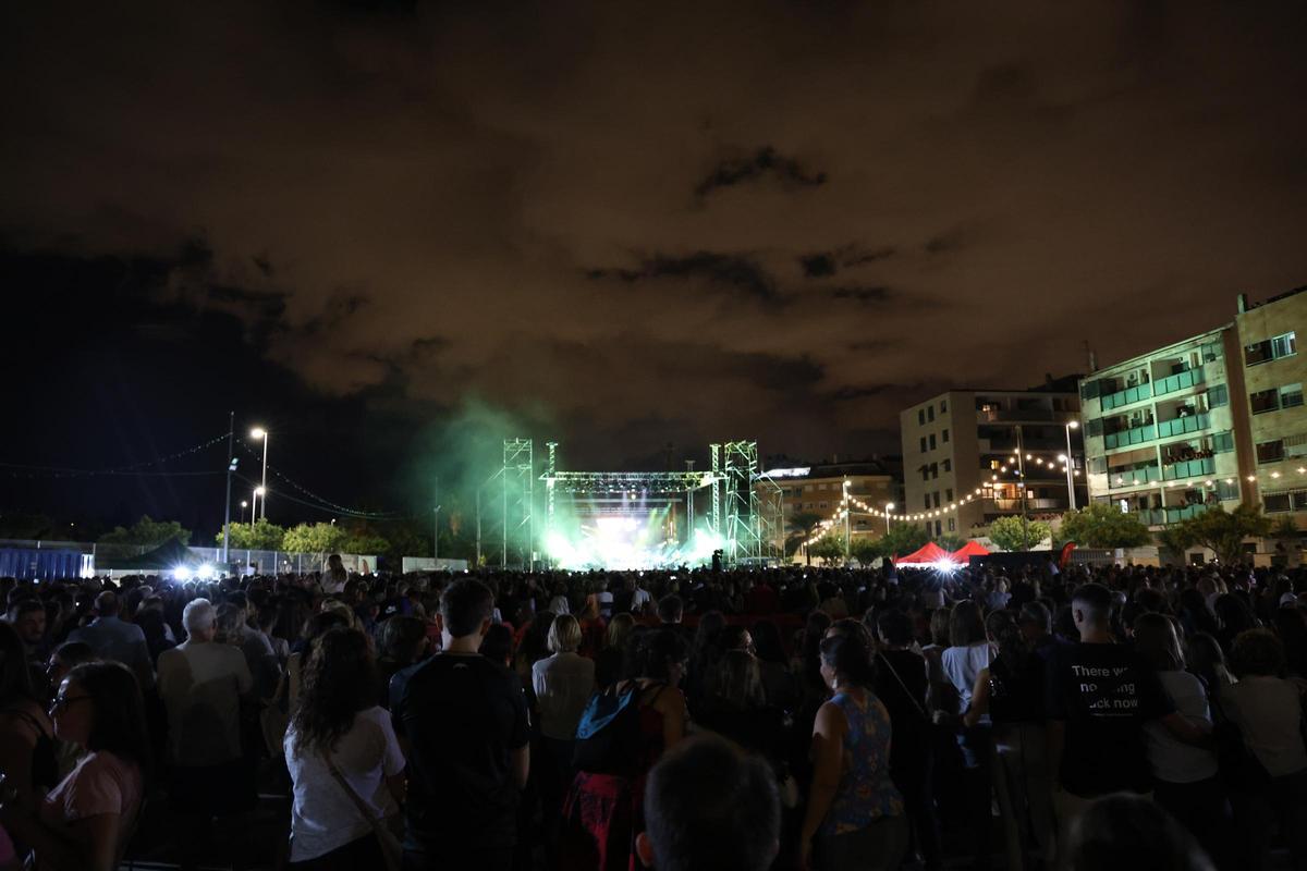 El Espai Clara Campoamor de Catarroja acogió ancohe el concierto de Rozalén.