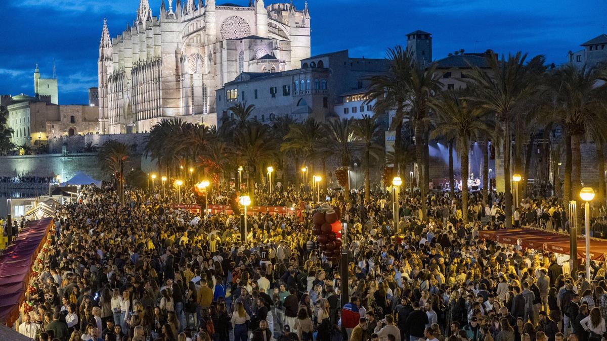 Unas 15.000 personas participaron en la primera edición del Raïm Wine Fest.