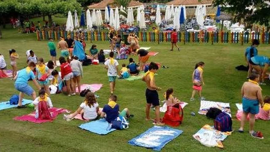 Niños de Bergondo, en su salida al Aquapark.