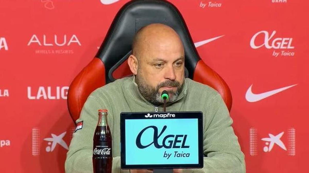 Manolo González, entrenador del Espanyol en la sala de prensa de Son Moix