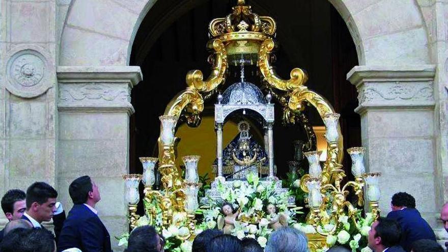 Imagen de una procesión de la Virgen de los Remedios, patrona de Cártama.