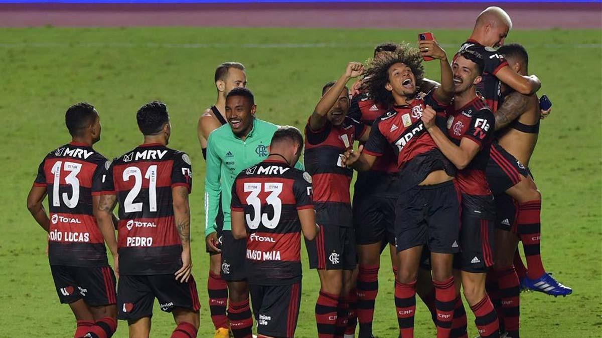 El Flamengo, campeón del Brasileirao, es uno de los candidatos al título