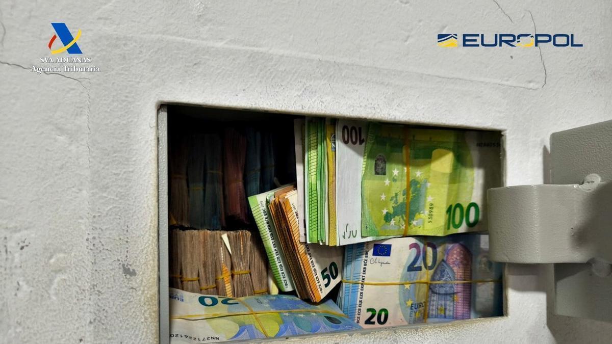 Desarticulada la denominada ‘célula ibérica’ de una red criminal dedicada a financiar y blanquear fondos de diversas organizaciones mafiosas.