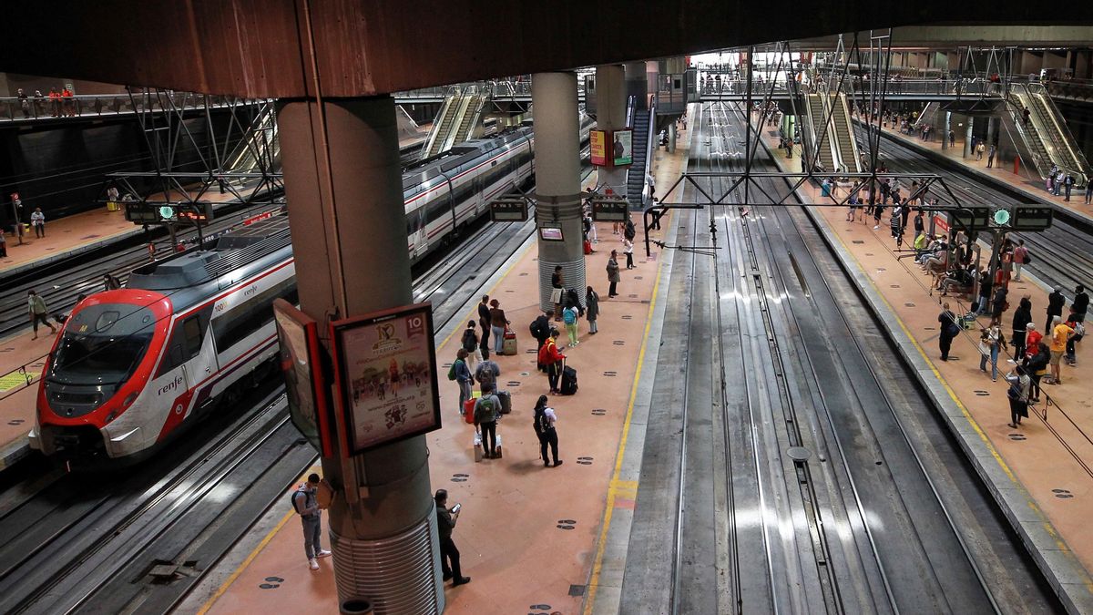 Renfe envía 1.276 burofax para asegurar los servicios mínimos en el paro de maquinistas Renfe envía 1.276 burofax para asegurar los servicios mínimos en el paro de maquinistas
