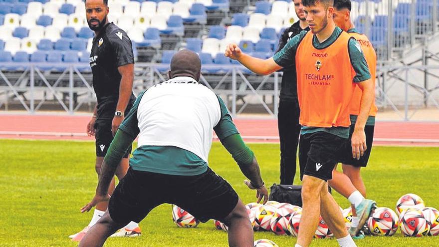 Entrenamiento del Castellón en Andújar.