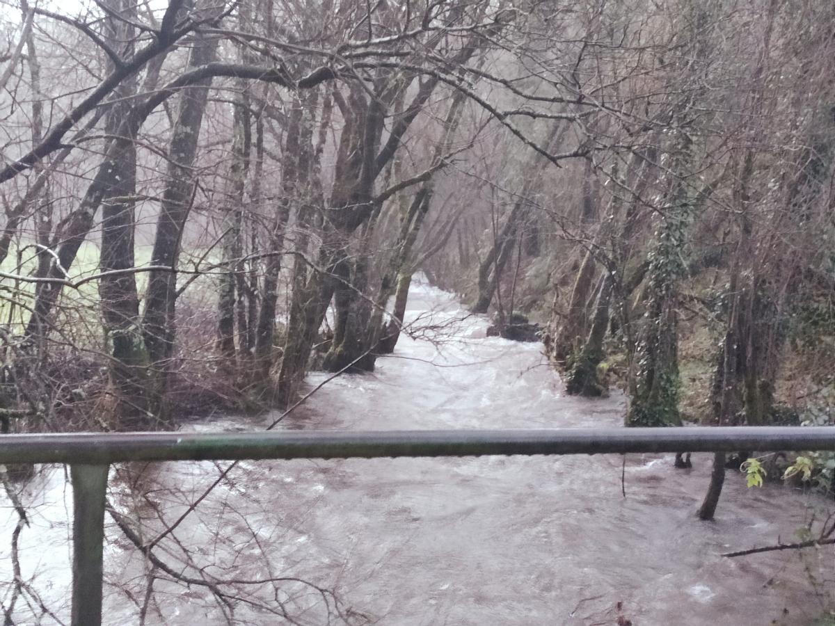 Así están los ríos de Santiago con el paso de la borrasca Joseph Así están los ríos de Santiago con el paso de la borrasca Joseph