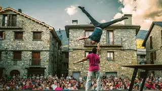 Las acrobacias, los malabares y la magia llegan a Villanúa de la mano del Jacetania Circus Festival
