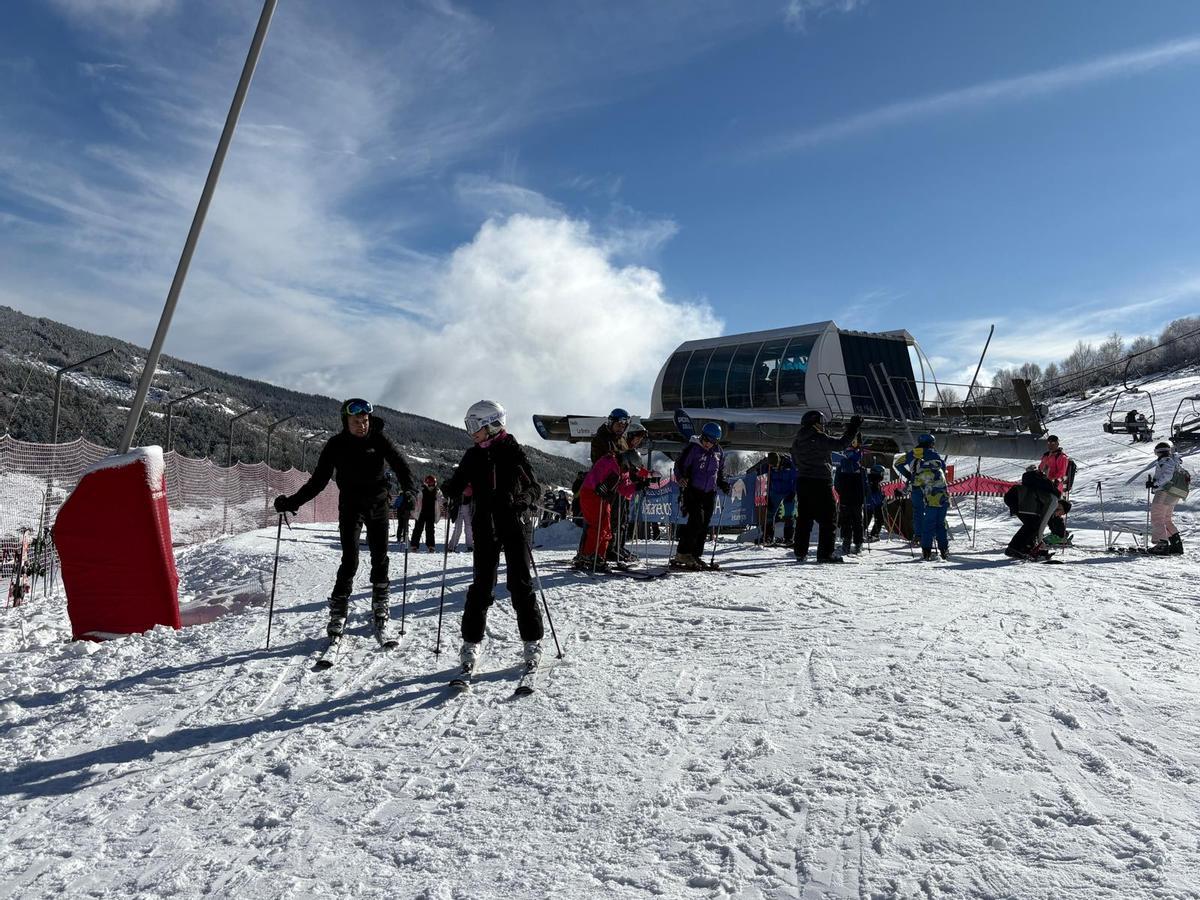 Una jornada de nieve y esquí en Leitariegos