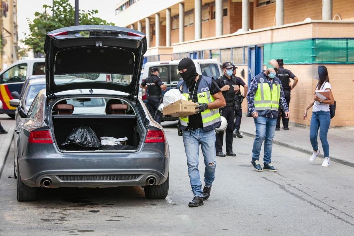 Intervención policial. Menudeo, gallos y tortugas en Ministriles, Lorca-3605.jpg