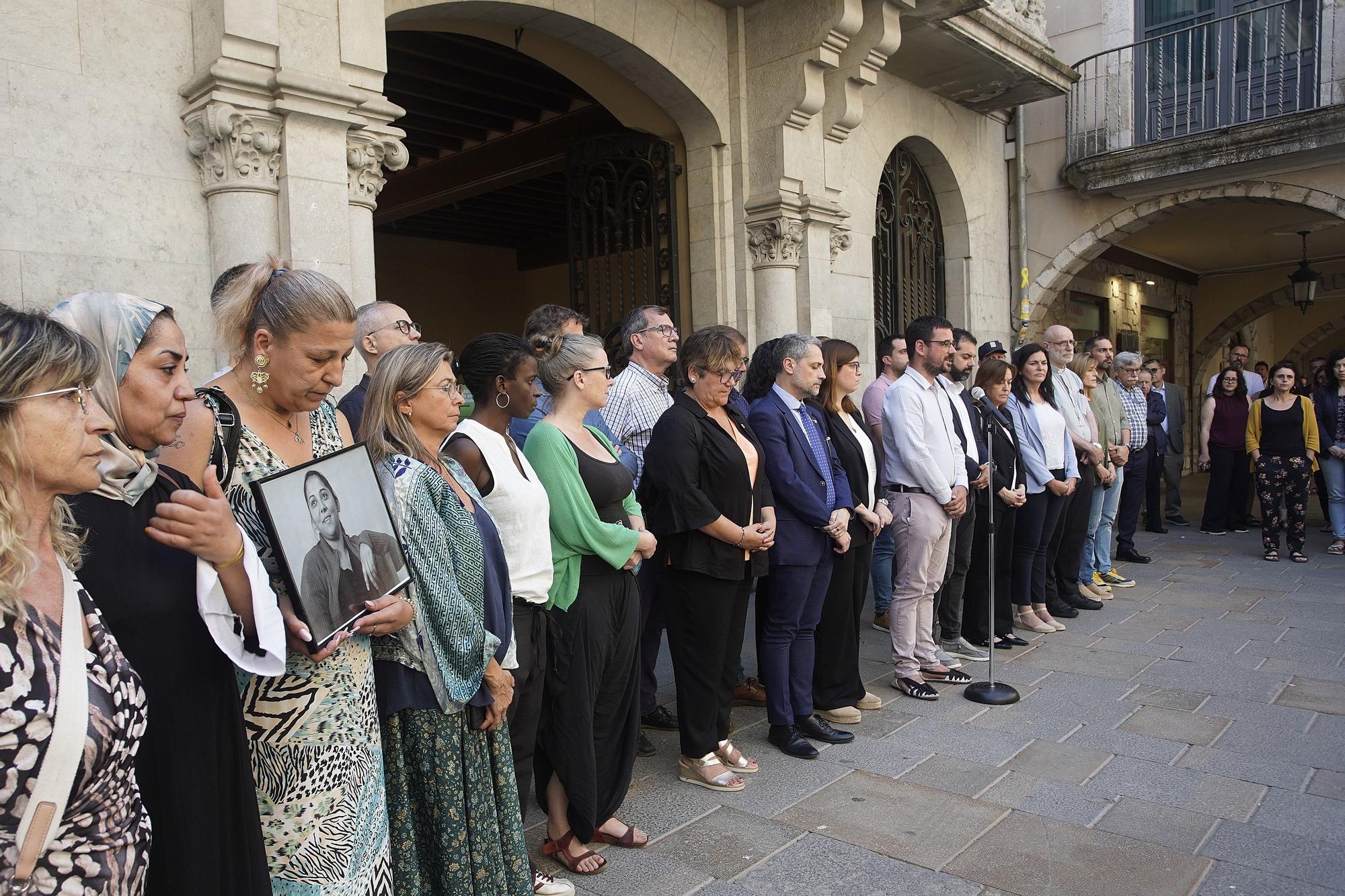 Minut de silenci per les víctimes del tiroteig a Girona