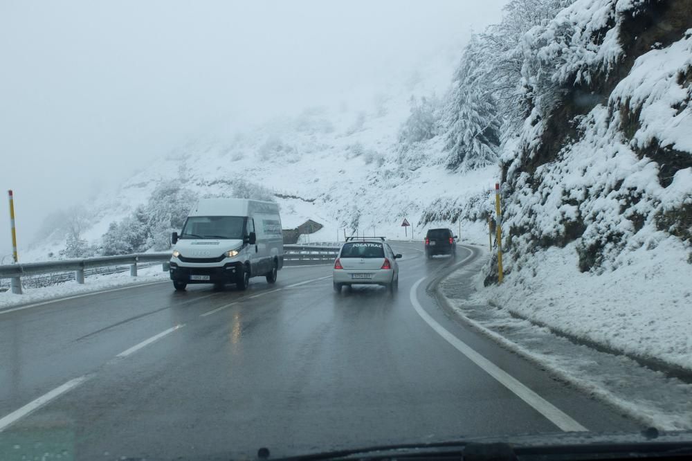 Nieve en el puerto de Pajares