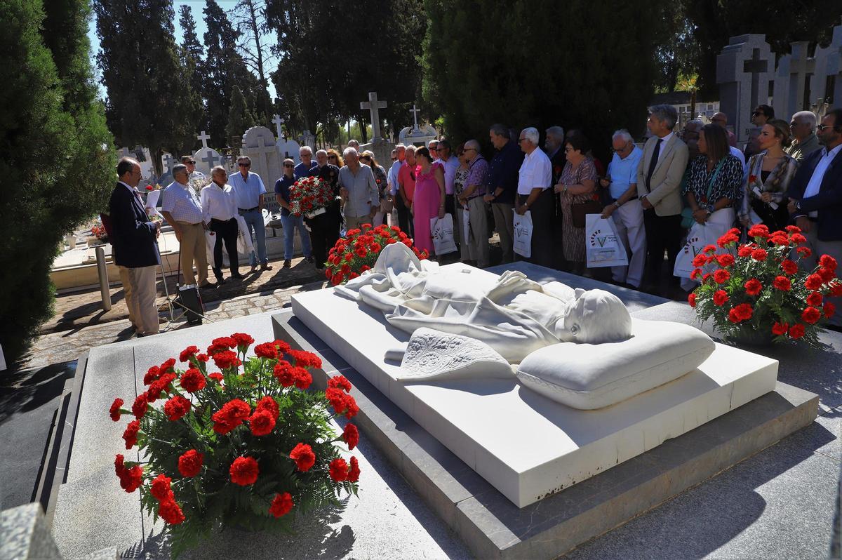 Ofrenda floral a Manolete