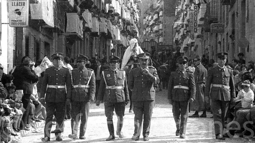 El otro punto de vista de Perfecto Arjones en las fiestas de los Moros y Cristianos de Alcoy en los años 60 y 70.