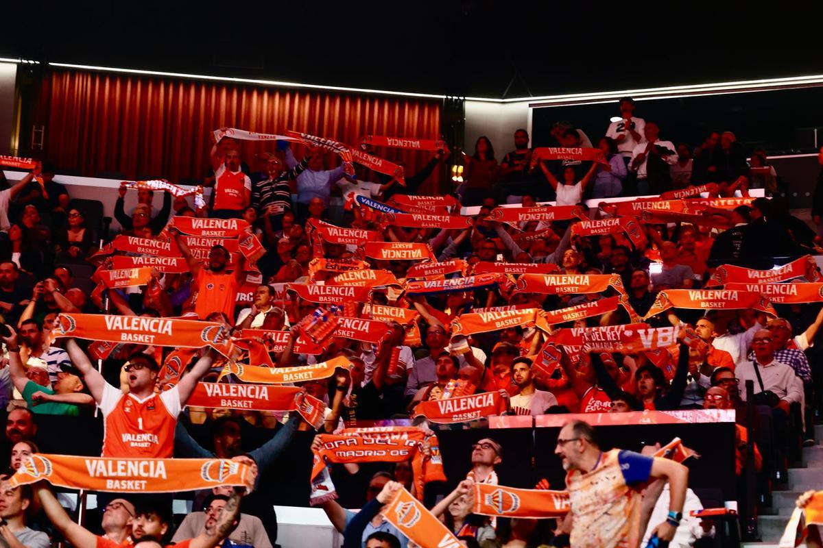 Panathinaikos sobrevive a la última posesión del Valencia Basket en el Roig Arena
