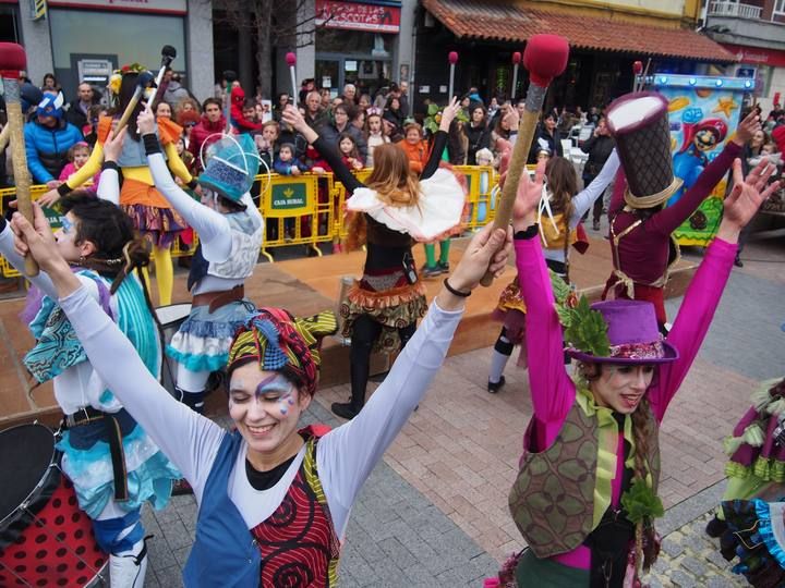 DESFILE DE CARNAVAL EN POLA DE SIERO