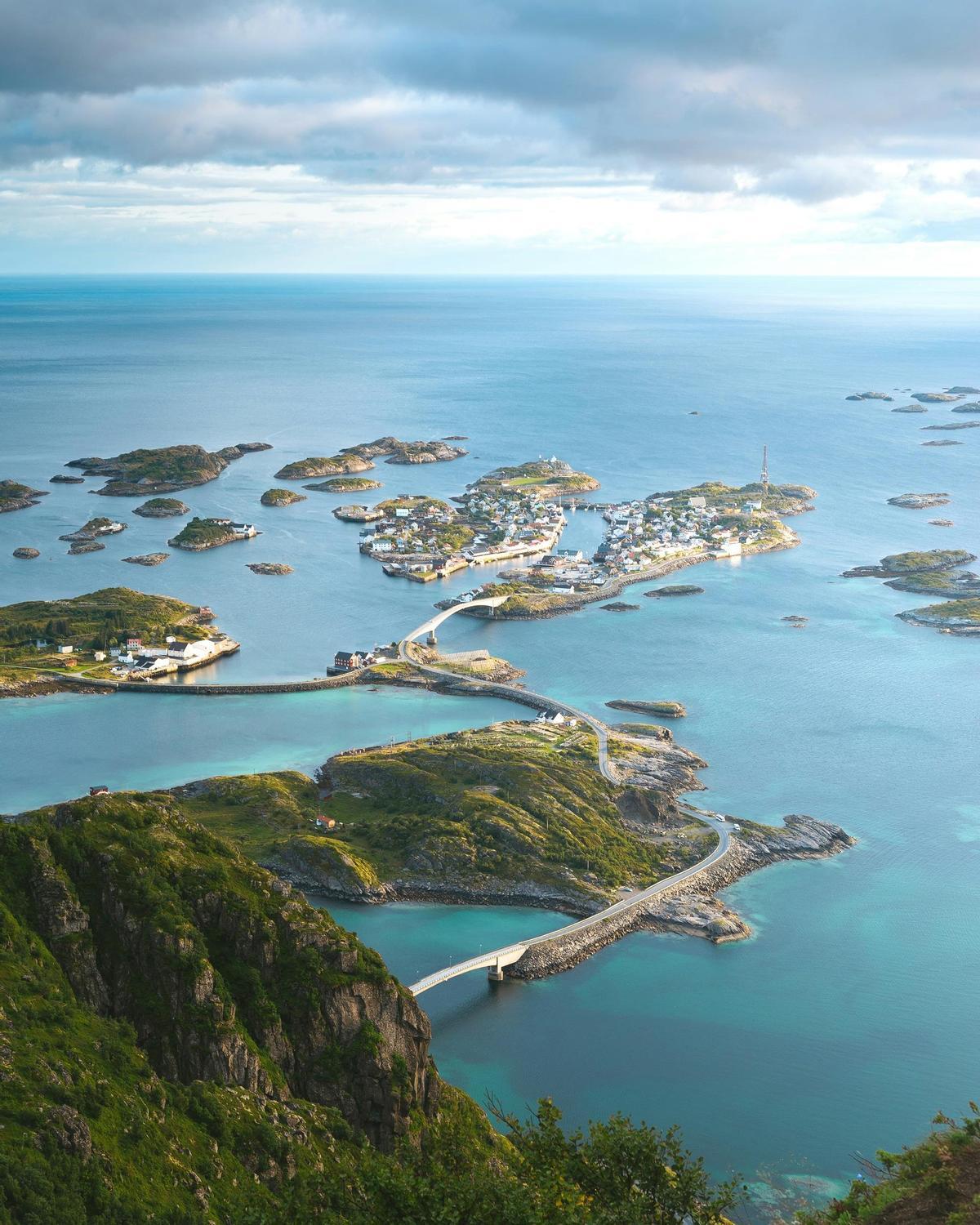 El paisaje de Noruega es un variado de mar, montaña, ríos y pueblos