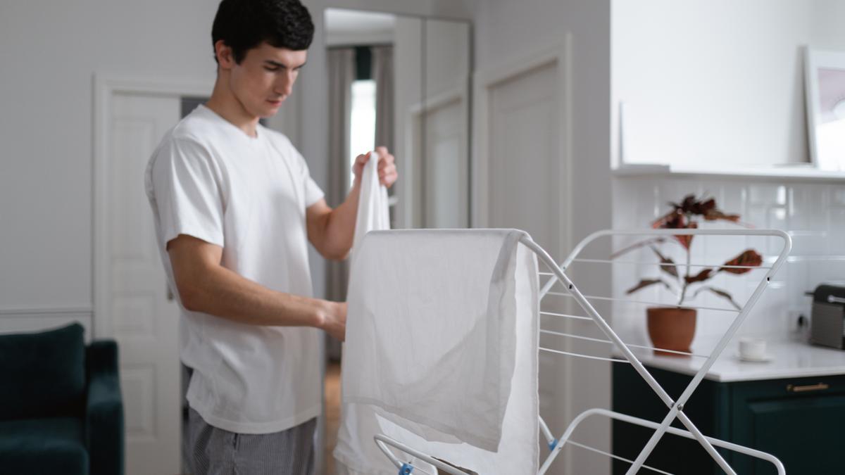 Truco para secar la ropa rápido en invierno en el interior de casa