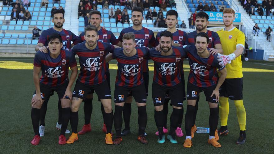 Última formación del Eldense en su visita al Olímpic.