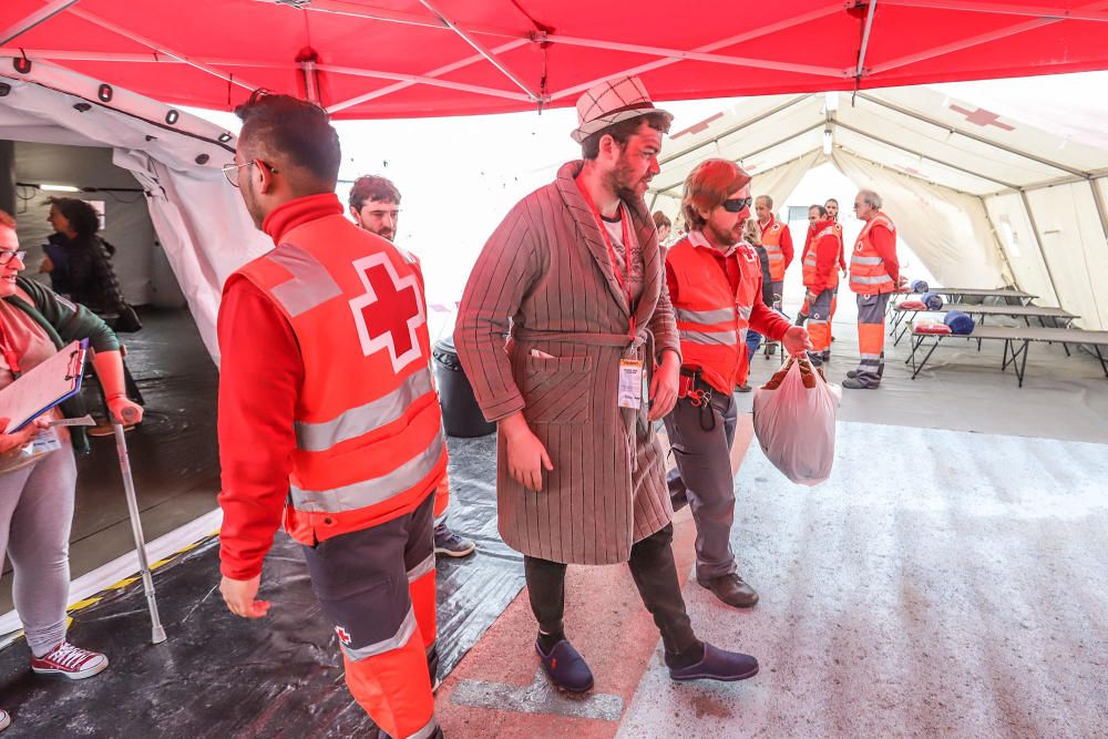 [SIN TITULO] La Generalitat realiza un gran despliegue de recursos, incluido un simulacro de una situación de pillajes en comercios tras un terremoto, helicóptero, bomberos o la intervención de la UME