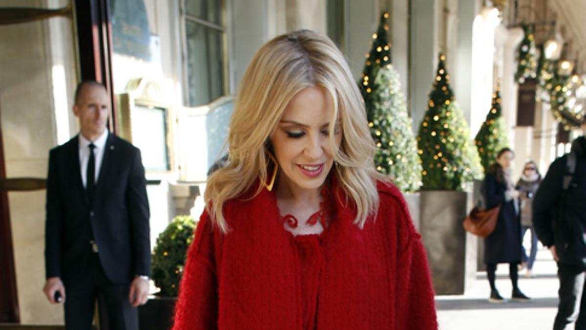 Kylie Minogue viste de rojo en Navidad