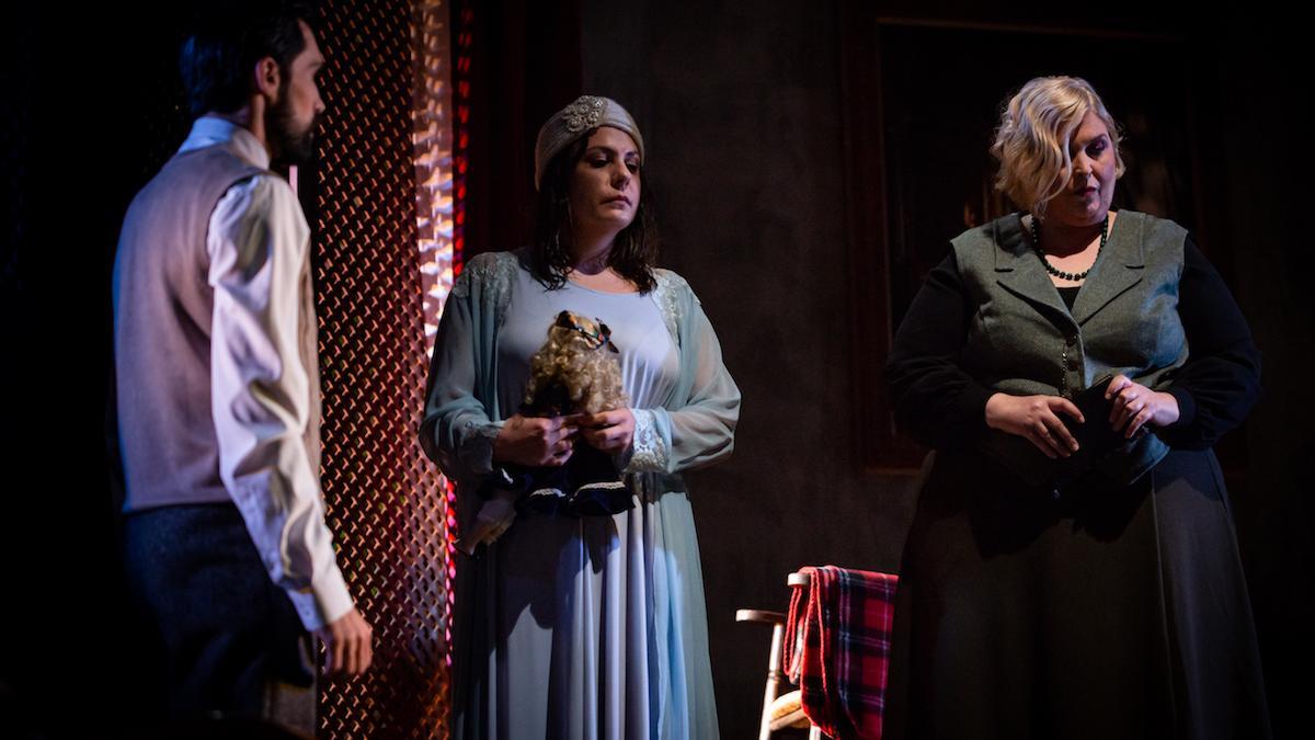 A la derecha Asun Mieses, actriz de Extremadura.