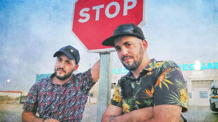 Los Rumba Brothers animan la tarde del sábado 23 en la Feria del Caballo de Albalá.