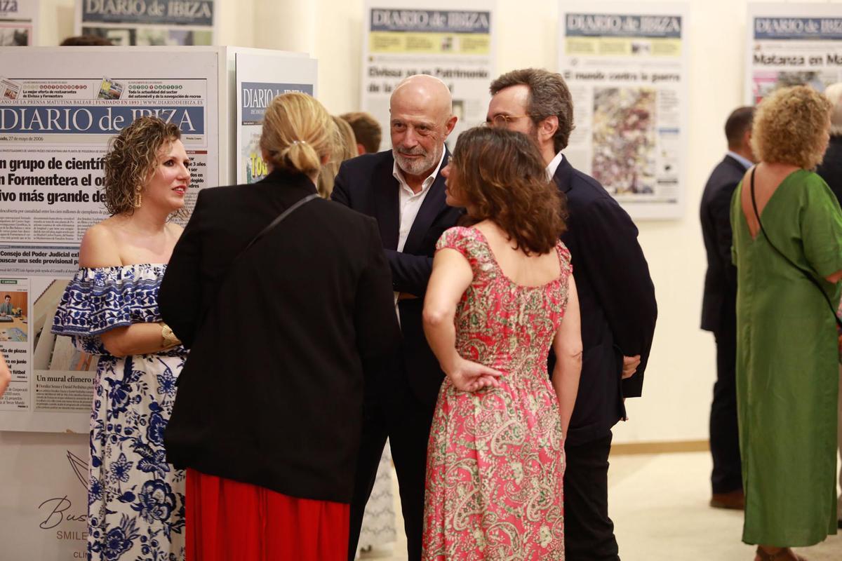 Marian Colmillo, Fèlix Noguera, Aitor Moll y de espaldas Marta Torres y Cristina Martín