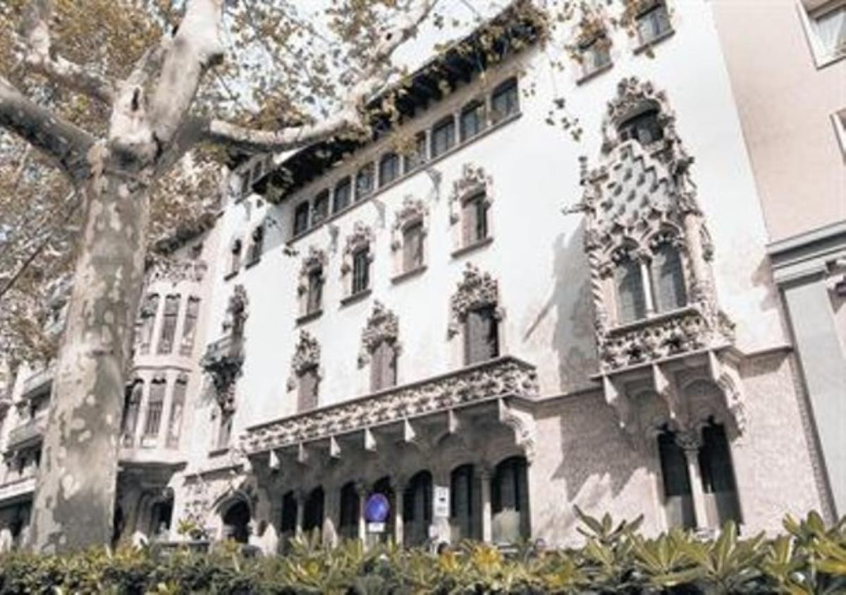Imatge de la Casa Macaya, al passeig de Sant Joan, ahir. Imatge de la Casa Macaya, al passeig de Sant Joan, ahir.