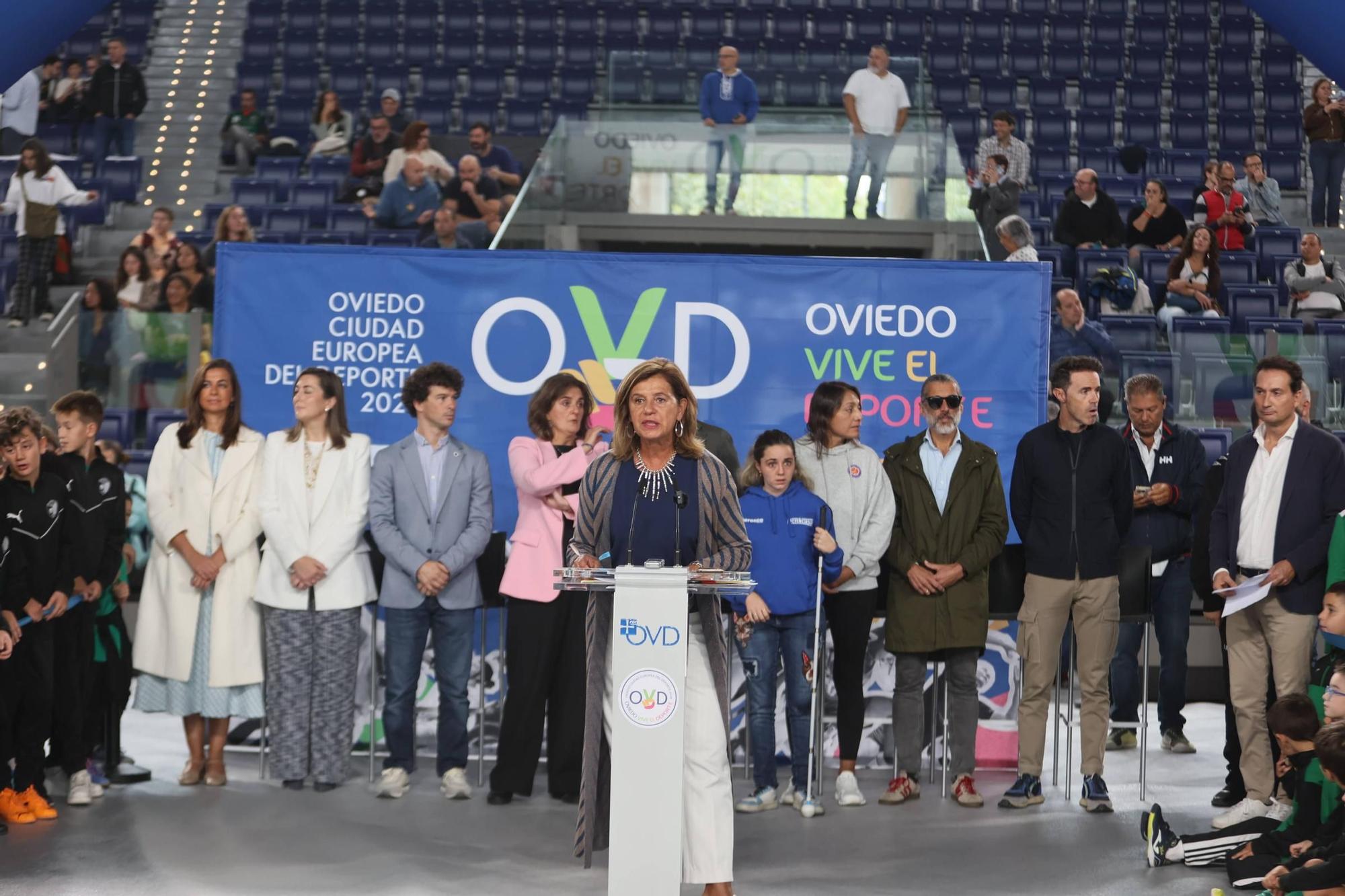 EN IMÁGENES: El encuentro de 50 clubs de Oviedo en el Palacio de los Deportes