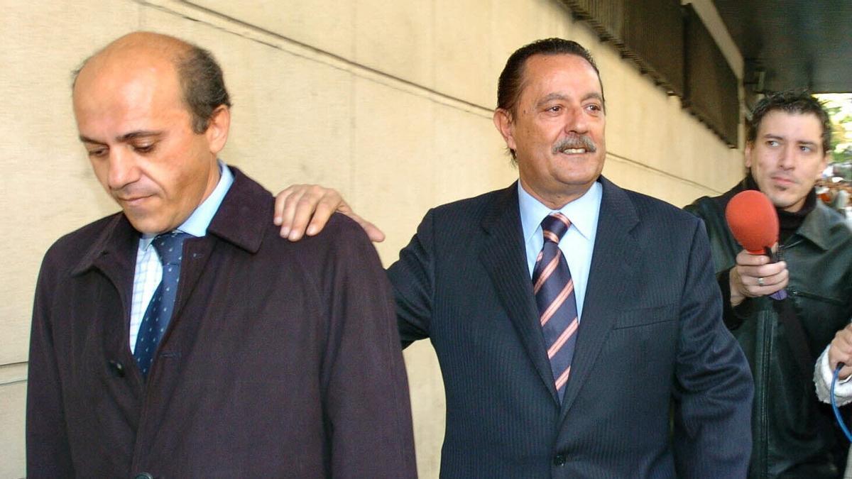 José María del Nido junto al exalcalde de Marbella, Julián Muñoz, en una imagen de 2005.