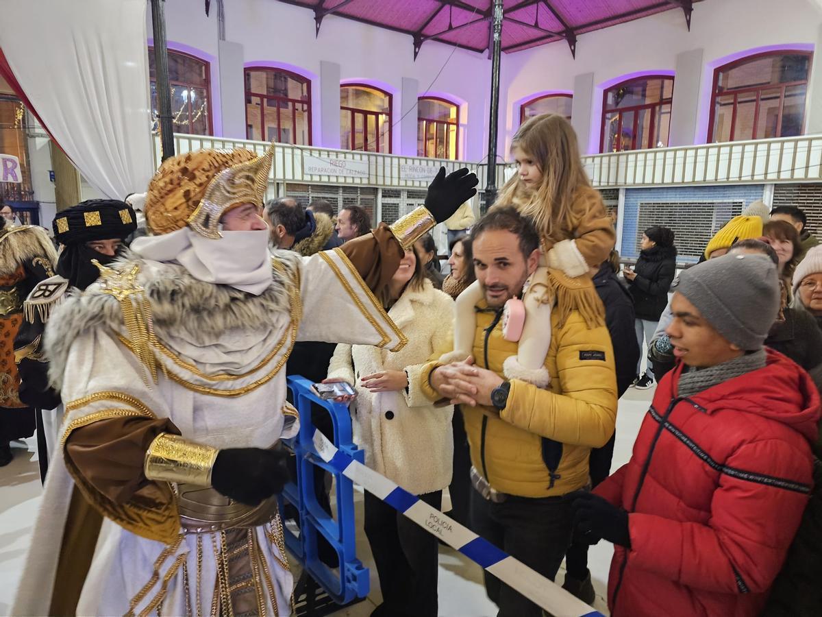 EN IMÁGENES: APOTEOSIS DE LOS MAGOS EN VILLAVICIOSA EN IMÁGENES: APOTEOSIS DE LOS MAGOS EN VILLAVICIOSA