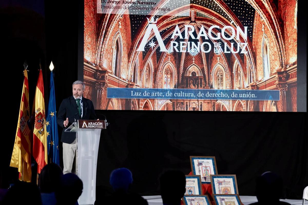 Jorge Azcón durante la presentación de Aragón, Reino de la luz.