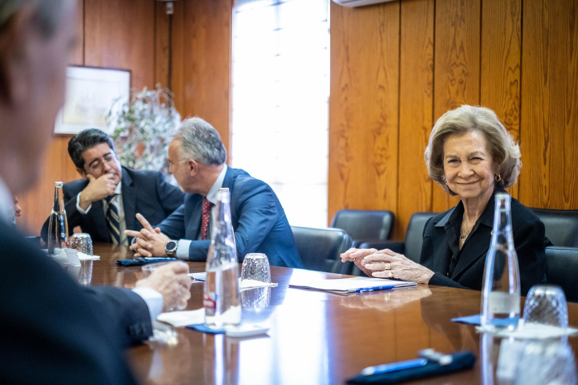 La Reina Emérita Doña Sofía los Bancos de Alimentos de Santa Cruz de Tenerife y La Palma